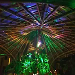 利拉鲁酒店 Paralía