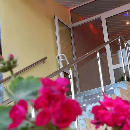 Lilalo ηotel