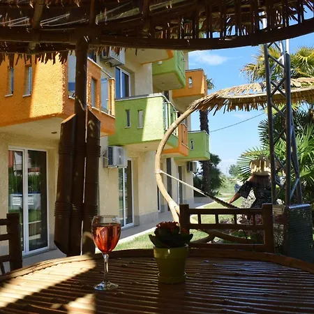 Lilalo ηotel Paralía