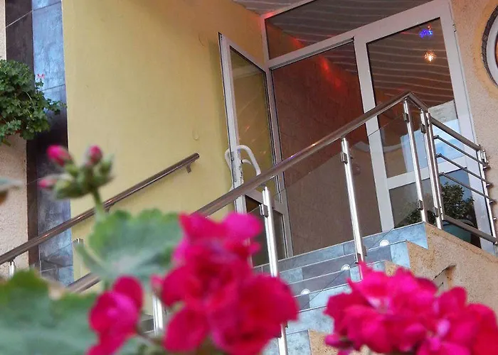 Lilalo ηotel